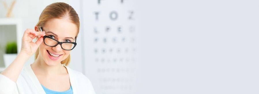 The girl was able to improve her vision with the help of traditional medicine